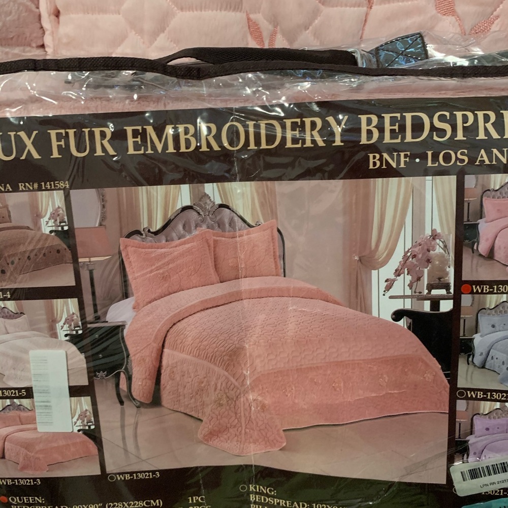 Fur bed spread coverup quenn size
